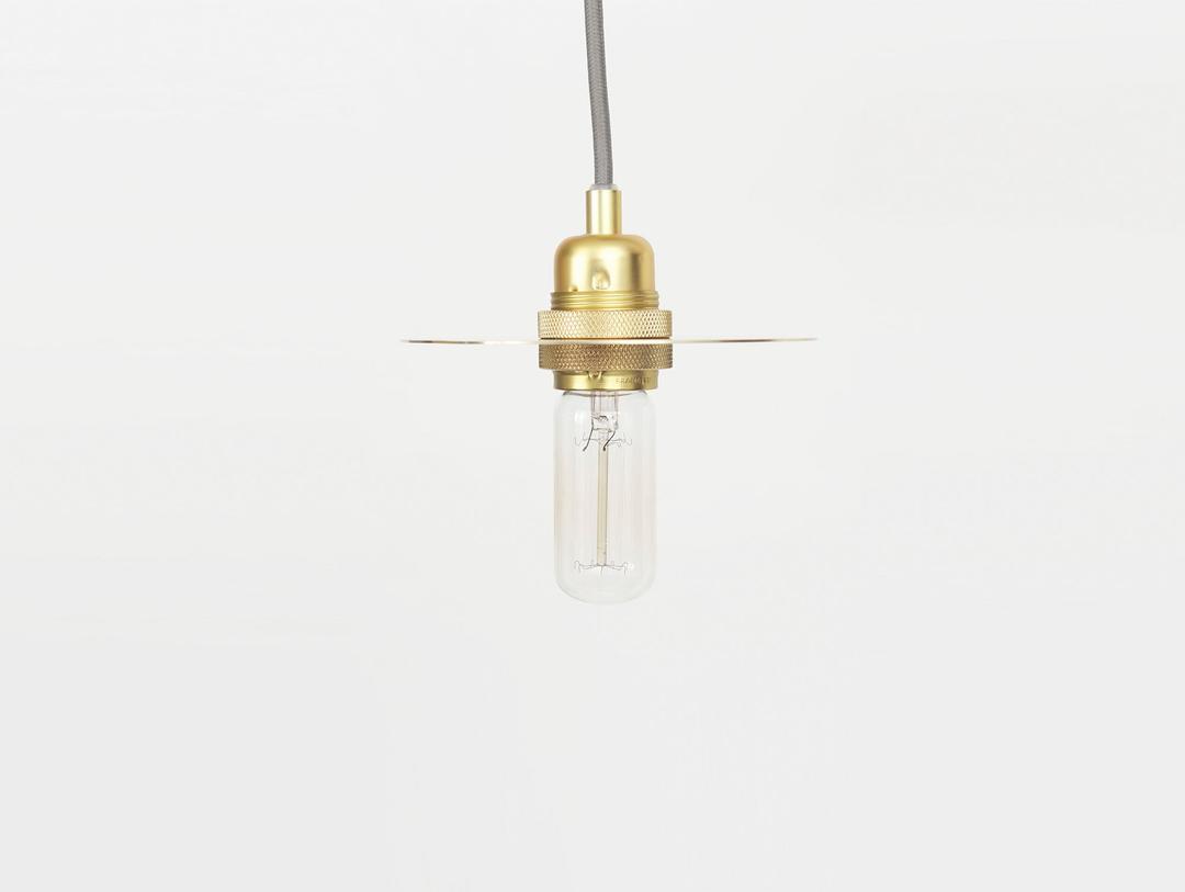 원형 그늘 펜던트 램프