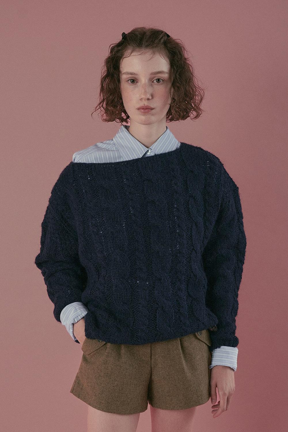 Cinnamon cable knit_navy