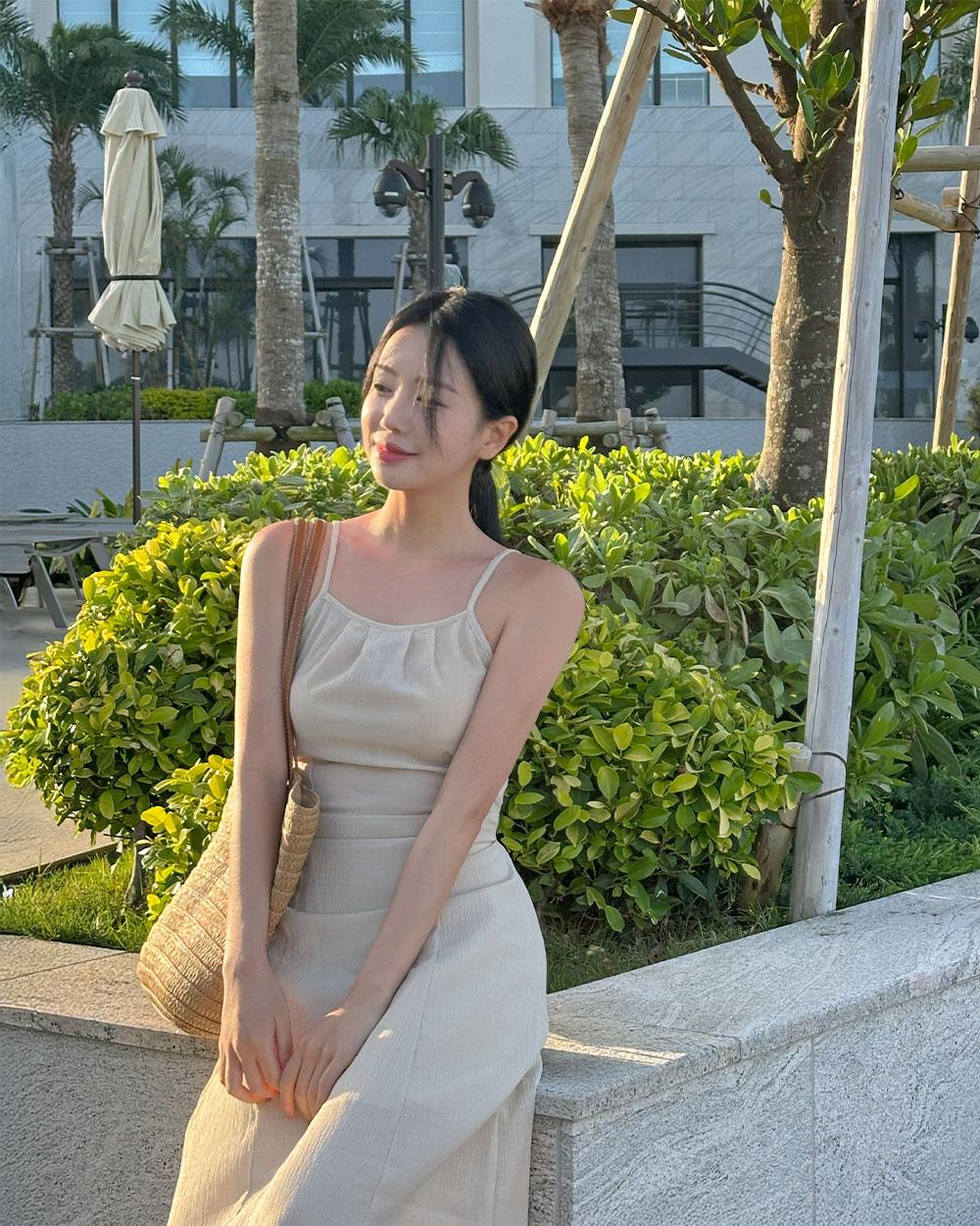 베니치 링클 홀터넥 원피스