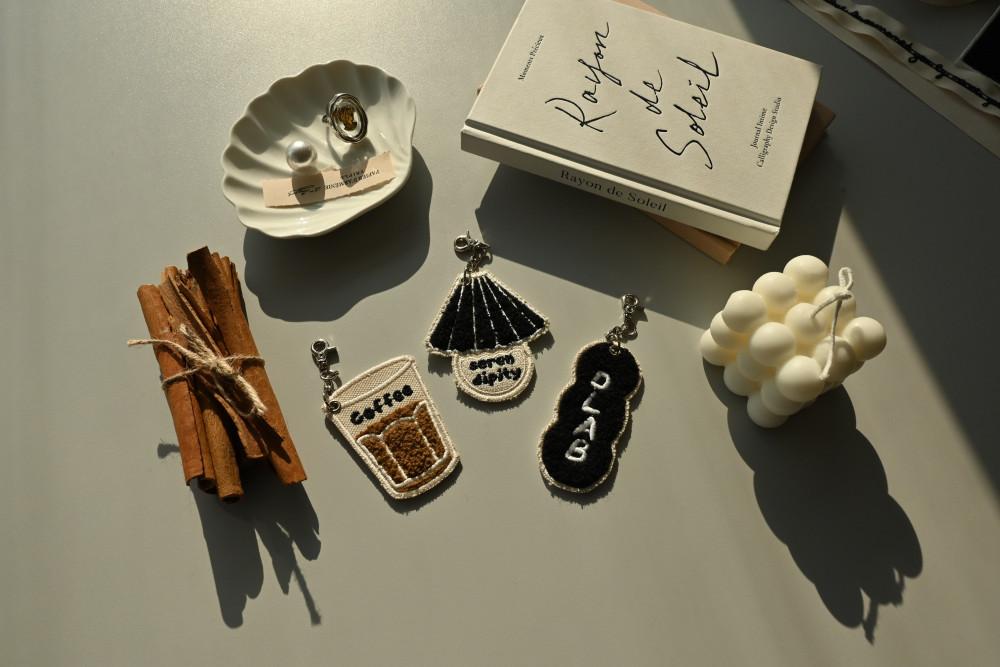 via X D lab Bombon keyring 디랩 봉봉 키링