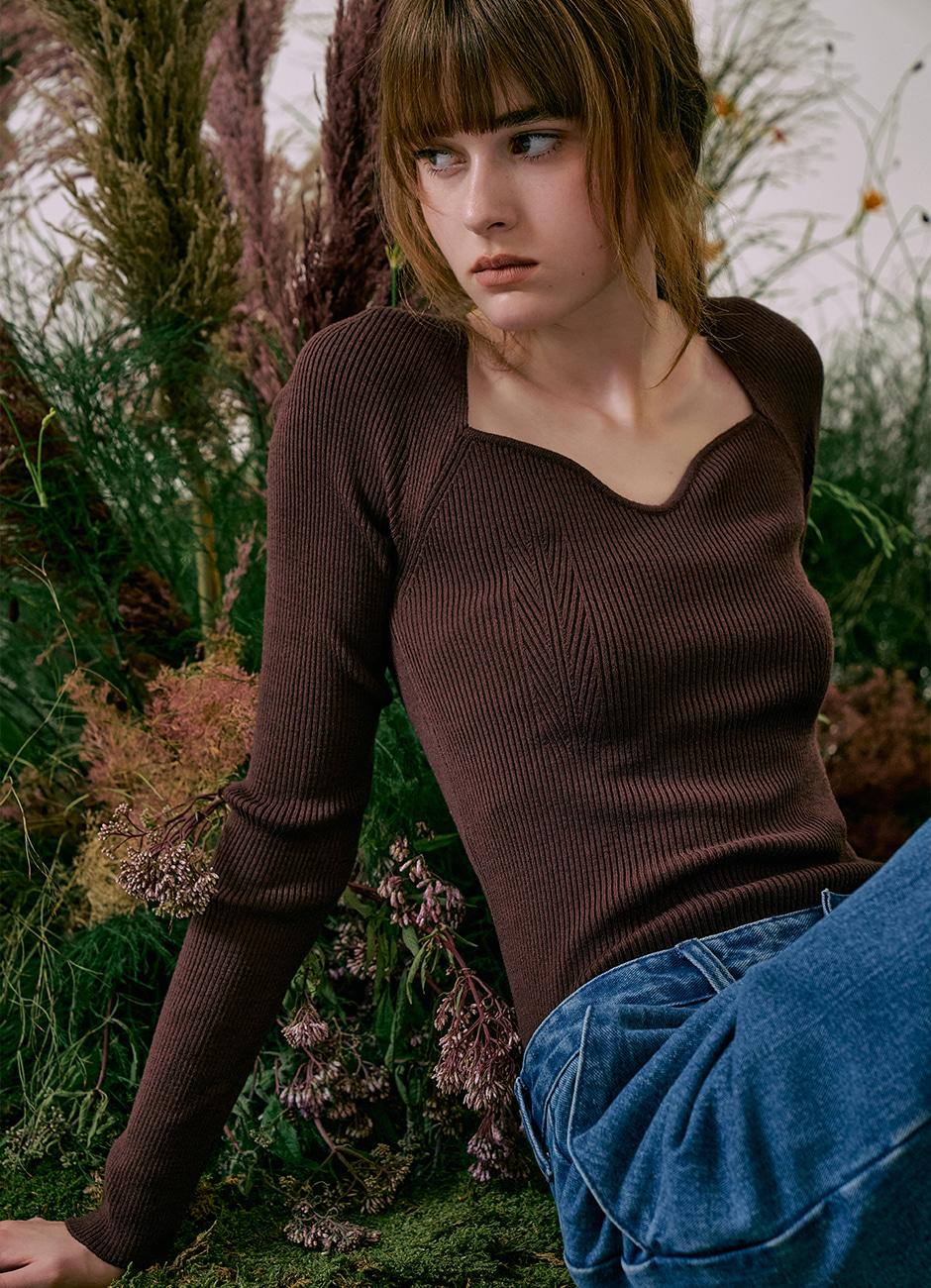 Tenno Heart neck Knit_BROWN
