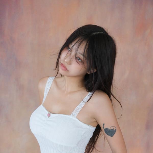[ 2nd ] Lauren top (wh)