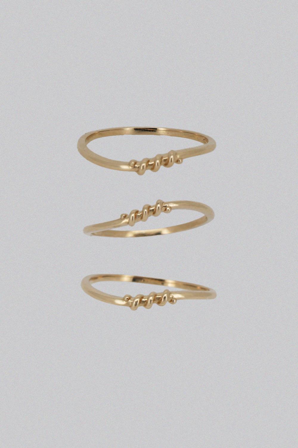 14k middle coil ring