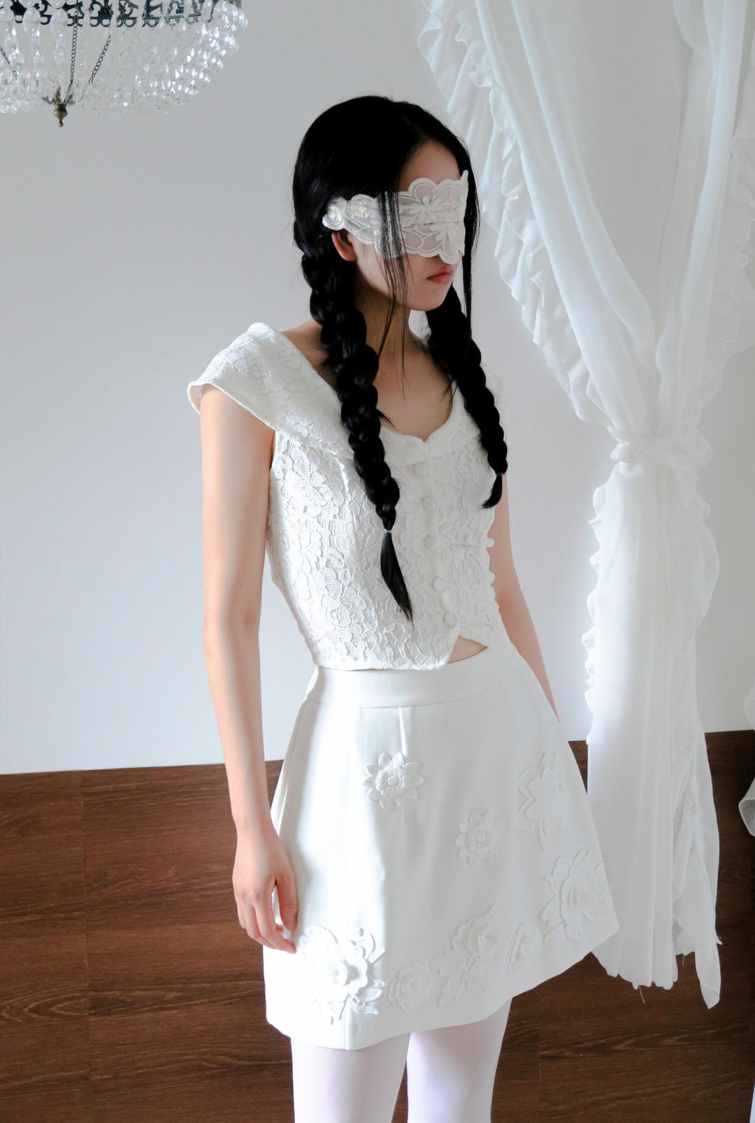 Lossi lace top