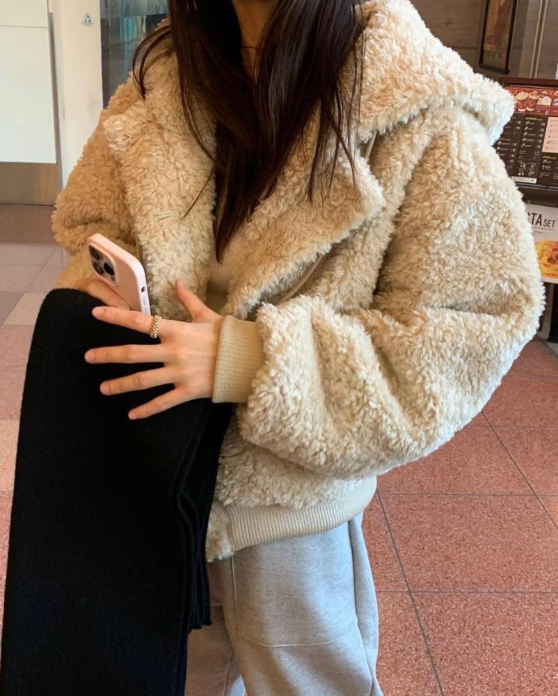 BR 포니 후드 양털 시어링 퍼 자켓