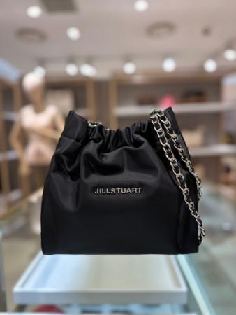 [질스튜어트가방] 코코체인 블랙 실버 장식 리사이클 나일론 체인숄더백S JABA4E149