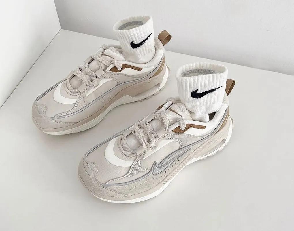 나이키 에어 맥스 블리스 라이트 오레우드 브라운 카푸치노 FB1860-101