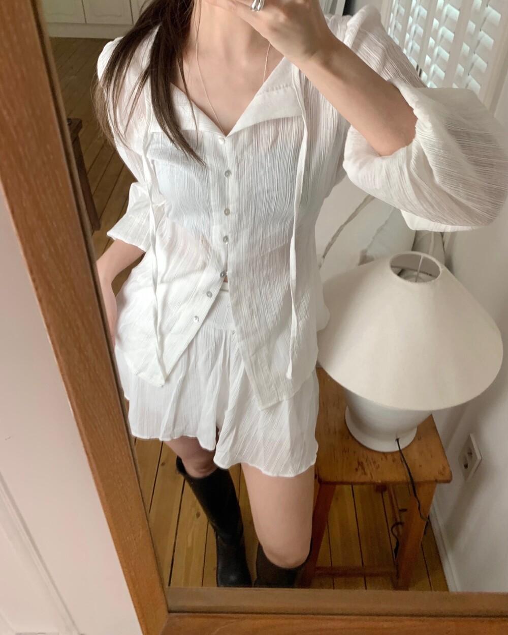 Pale skirt
