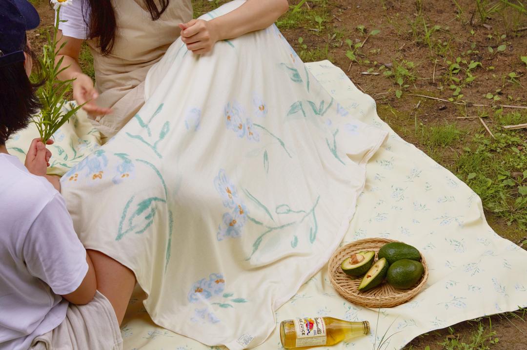 Middle in summer blanket (yellow)