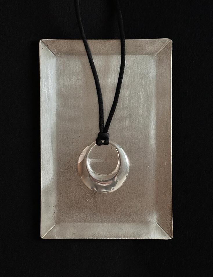 MONDRI STRING NECKLACE