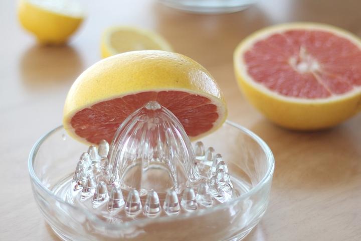 큰 사이즈로 짜기 편한 글라스 레몬 스퀴저