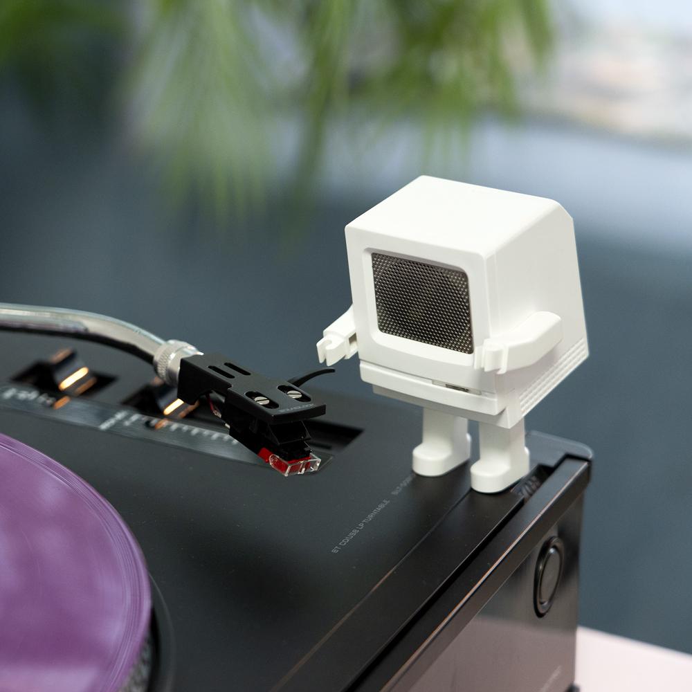 [단독] "우주까지 들리는 사운드" 로봇 브릭 블루투스 스피커