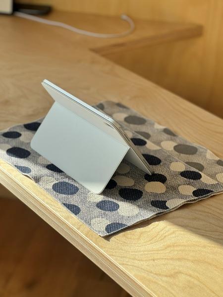 pebble table mat