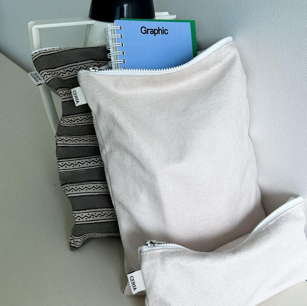 (2nd) 클래식 파우치 03 스웨이드 베이지