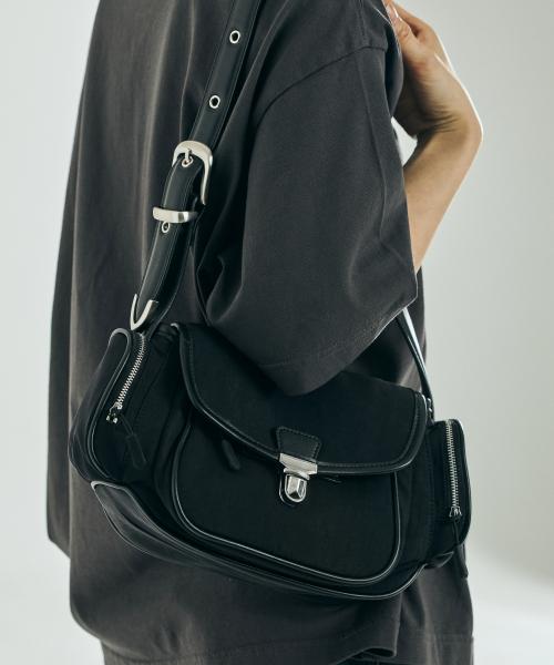 벨티카 숄더 백 - 블랙