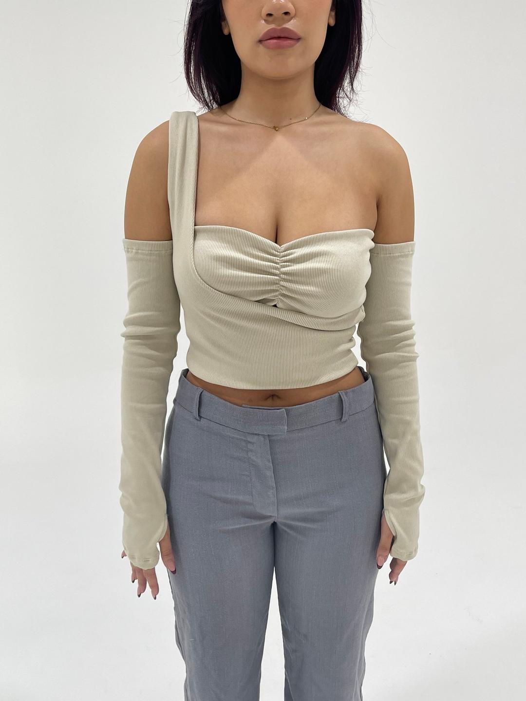 CUT-OUT TOP BEIGE — BLINC1000