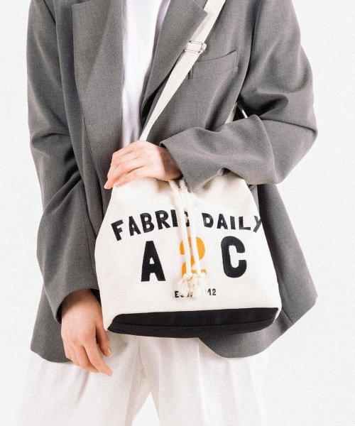 A2C 자수 캔버스 버킷백 [블랙]