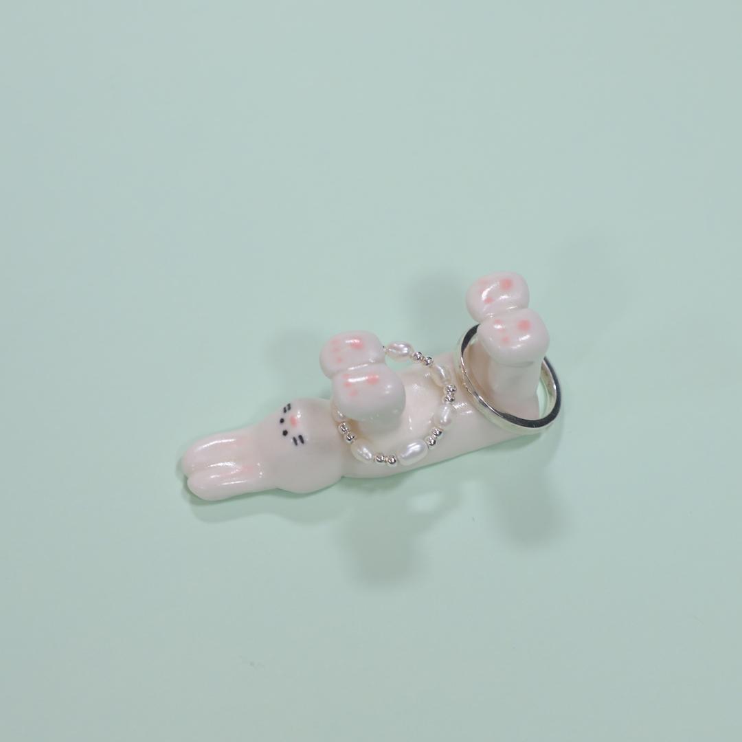 귀찮은 토끼 반지홀더