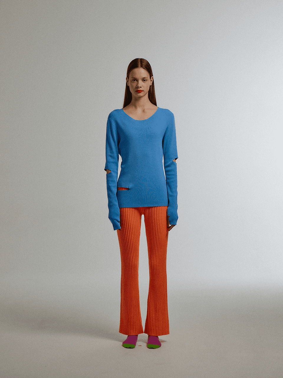 💚뉴진스 민지 착용💚 SECTION CUT PULLOVER_BLUE