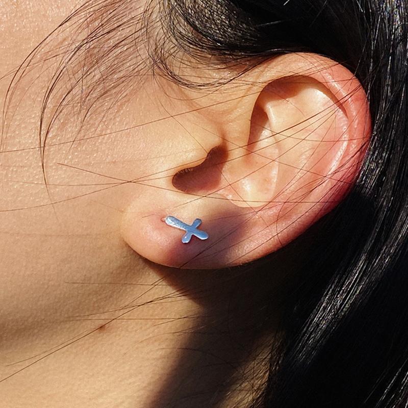 [아몬즈 단독] CROSS EAR CLIMBERS