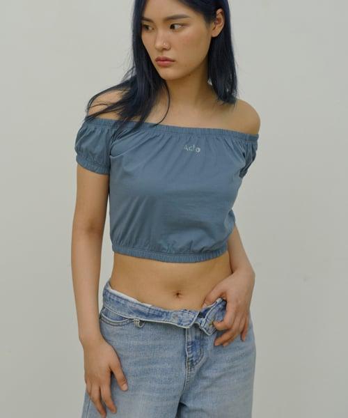 로고 밴딩 오프숄더 크롭티_블루