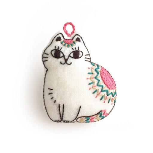 프랑스자수 고양이 장식