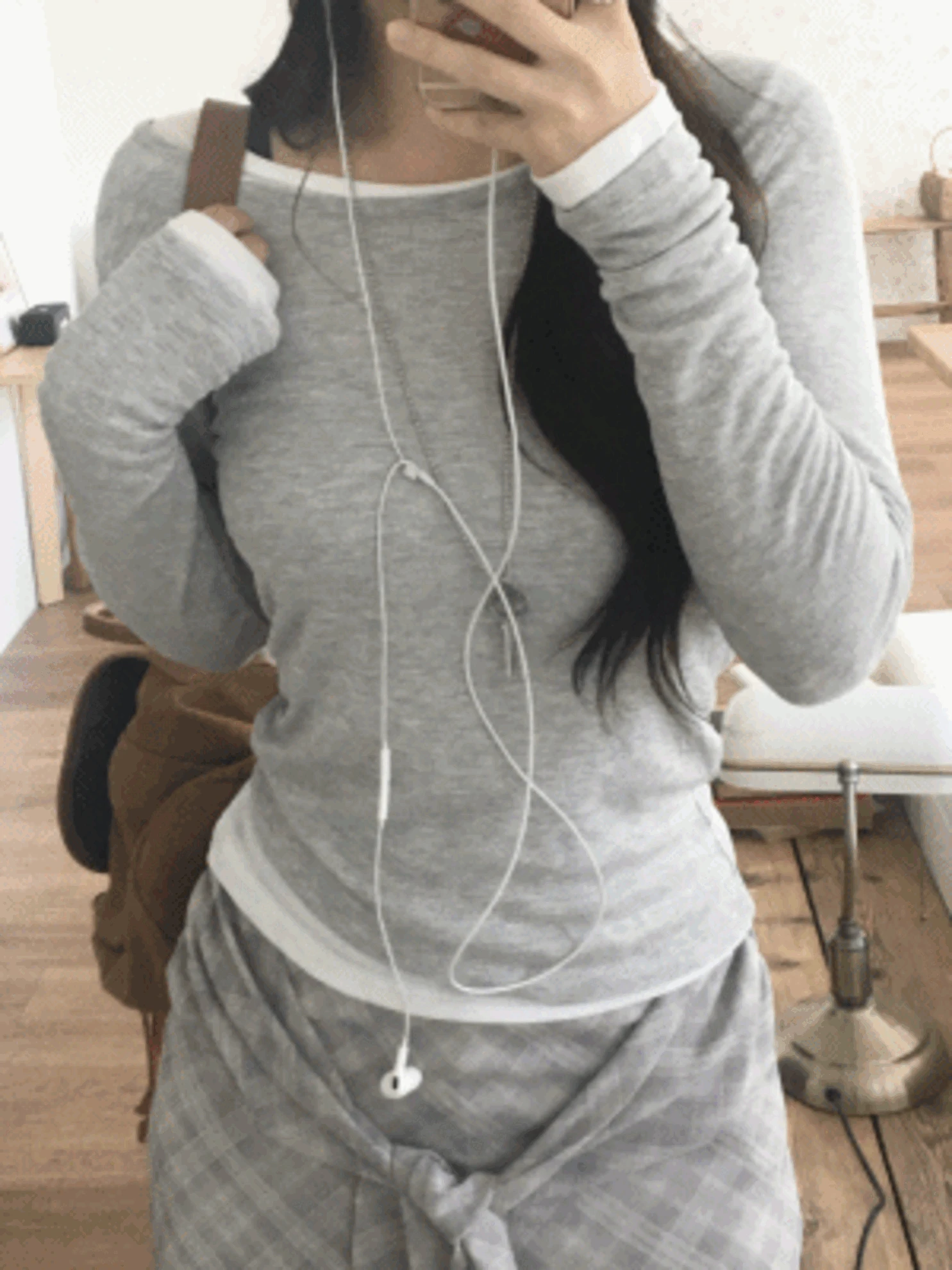 [-3kg/여리끝판왕] 덴스 유넥 찰랑티셔츠 텐셀 보트넥 원오프숄더 긴팔티 살안타템 여리핏 레이어드 (3col)