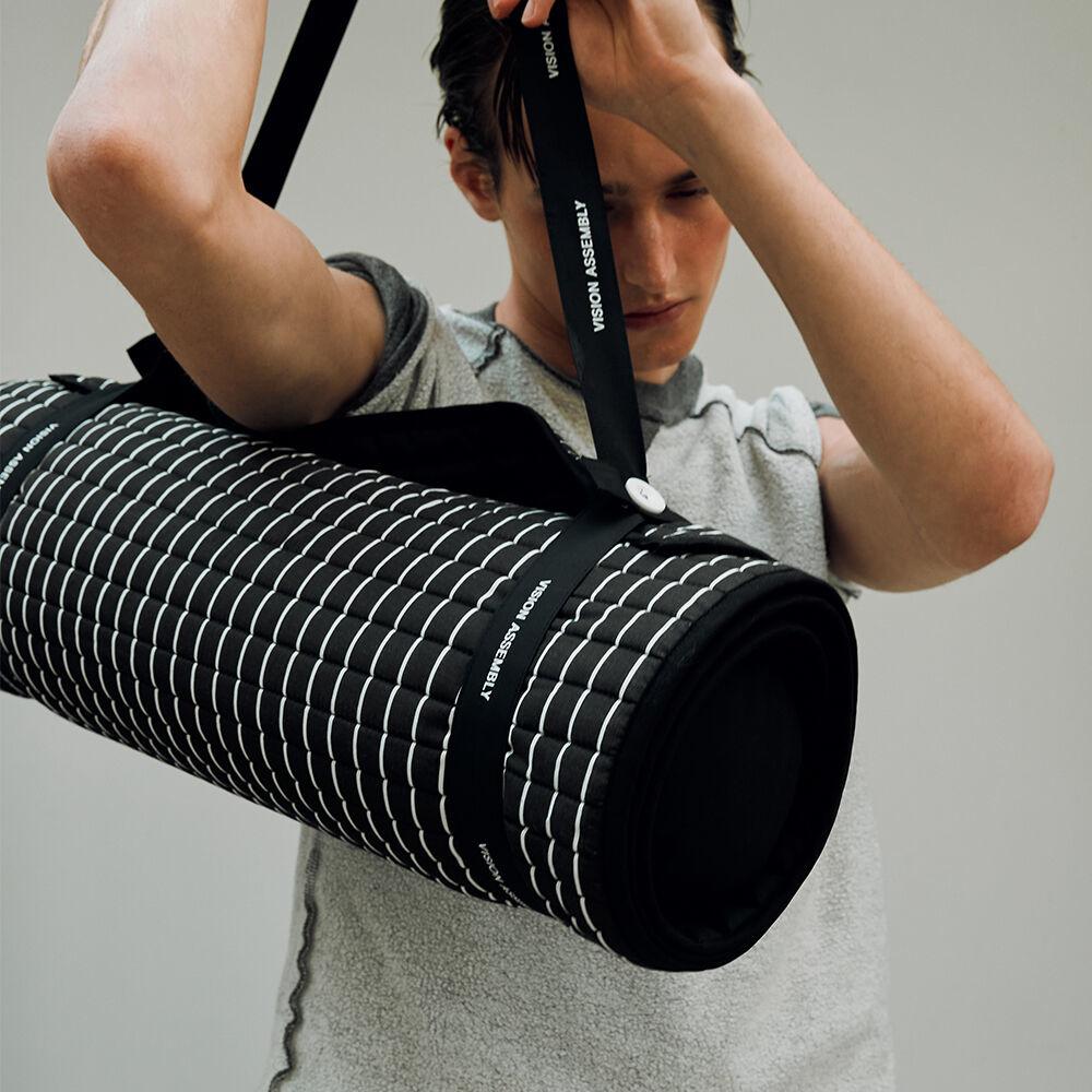 블랙&화이트 피크닉 매트 (탈부착 베개 포함)