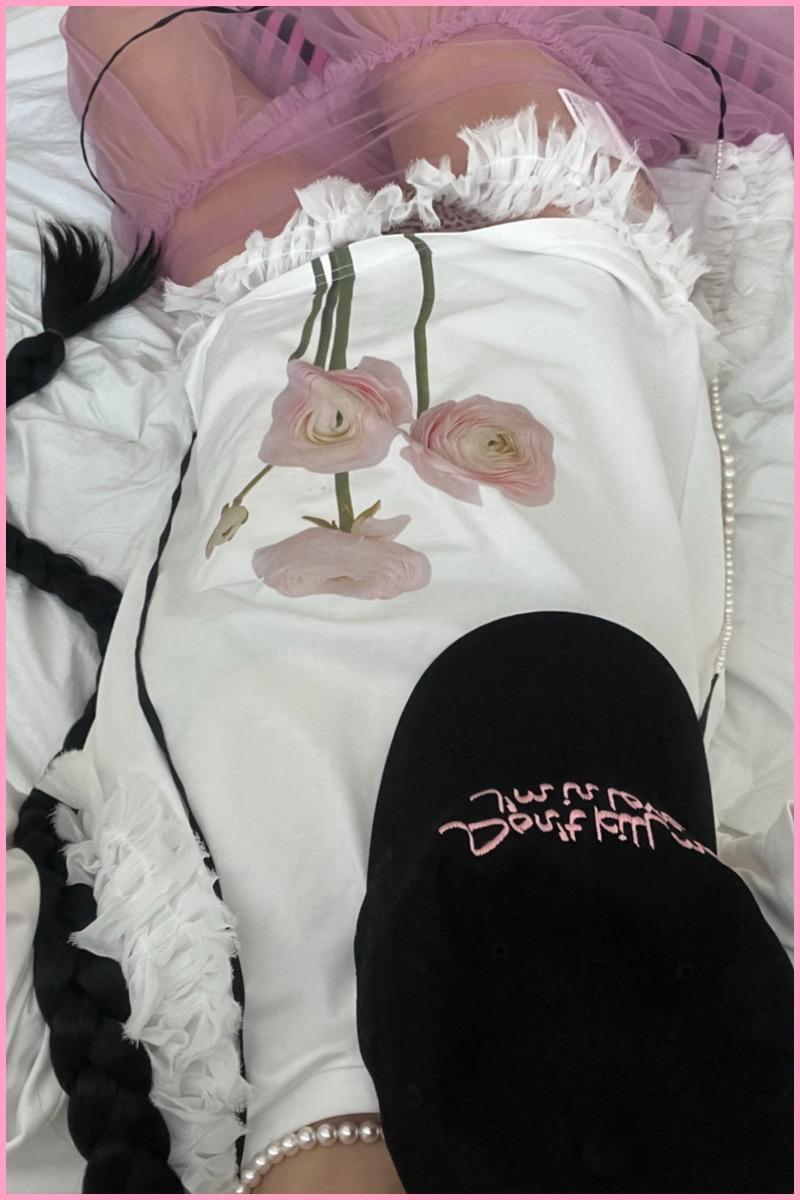 RUFFLED BOUQUET T-SHIRT / RANUNCULUS VER