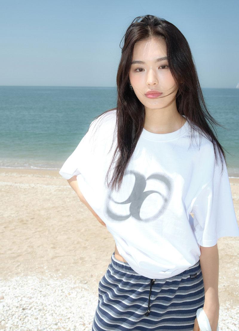HOLIDAY OVERFIT T-SHIRT / WHITE