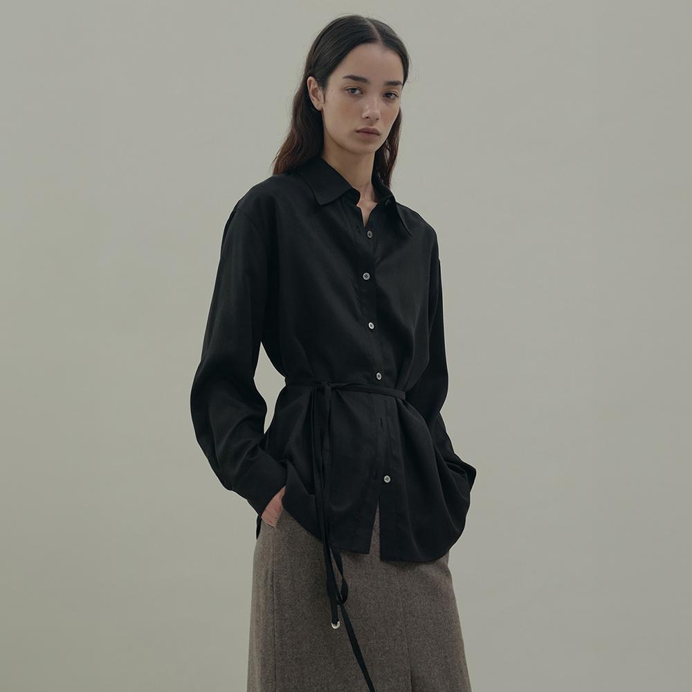 Wide Collar Twist Shirt (black)