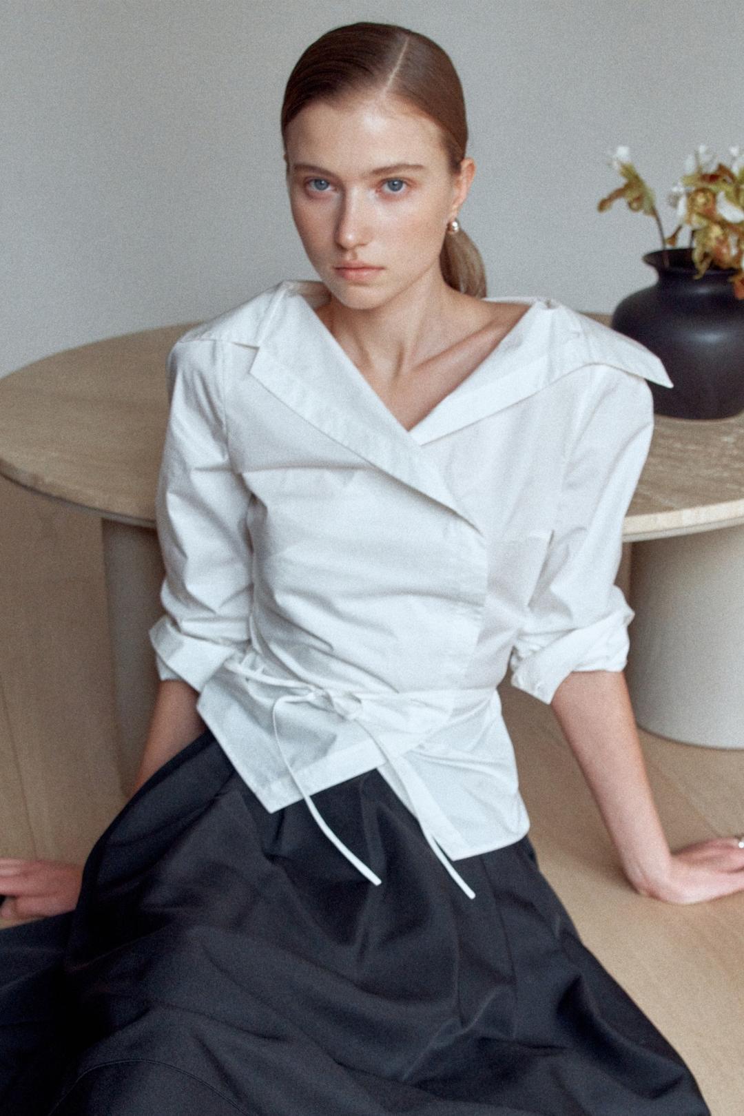 [1size 5/15 예약배송][혜임 Pick]LIANNE Asymmetry shirt blouse (Off white)