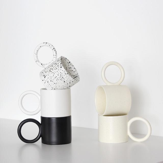 몽가 홈 카페 링핸들 무광 세라믹 점박이 잉크 머그컵 커피잔