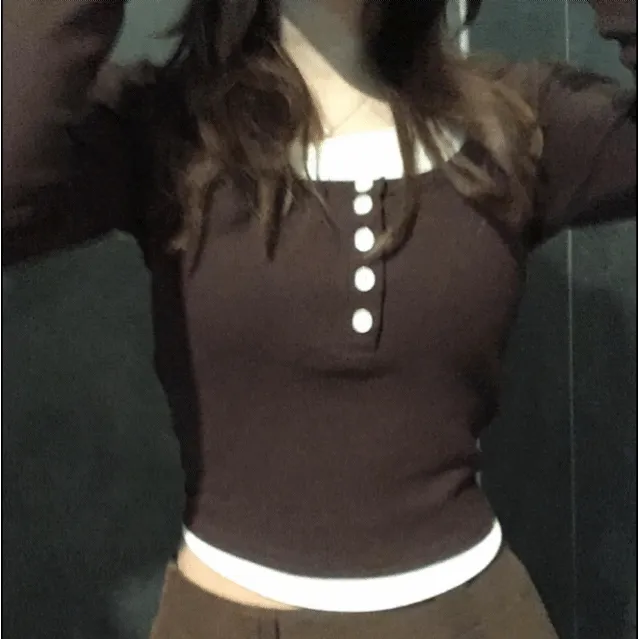 [유니크/러블리🤎] 코지 단추 레이어드 티셔츠