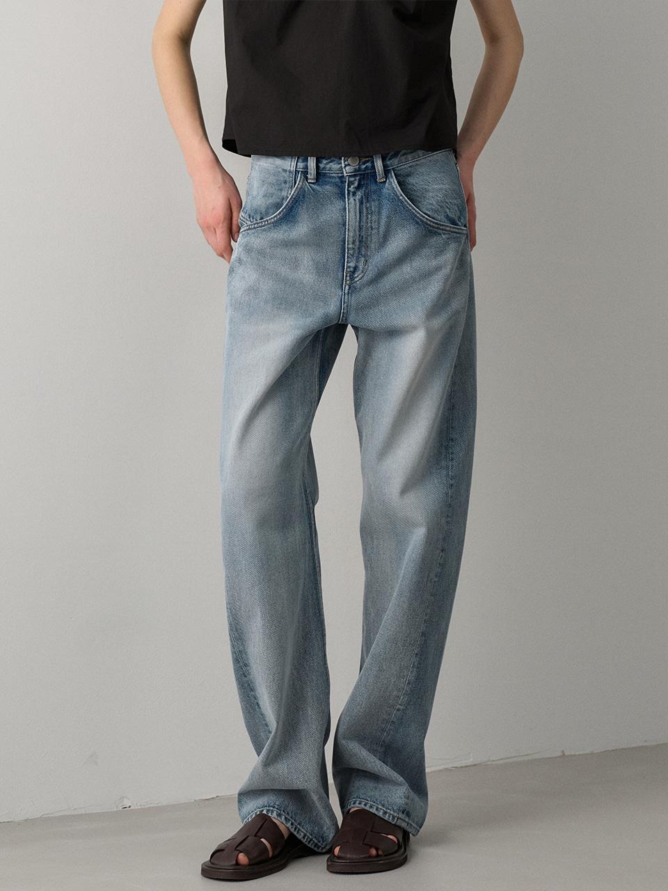 커브드 테이퍼드 데님_faded wash