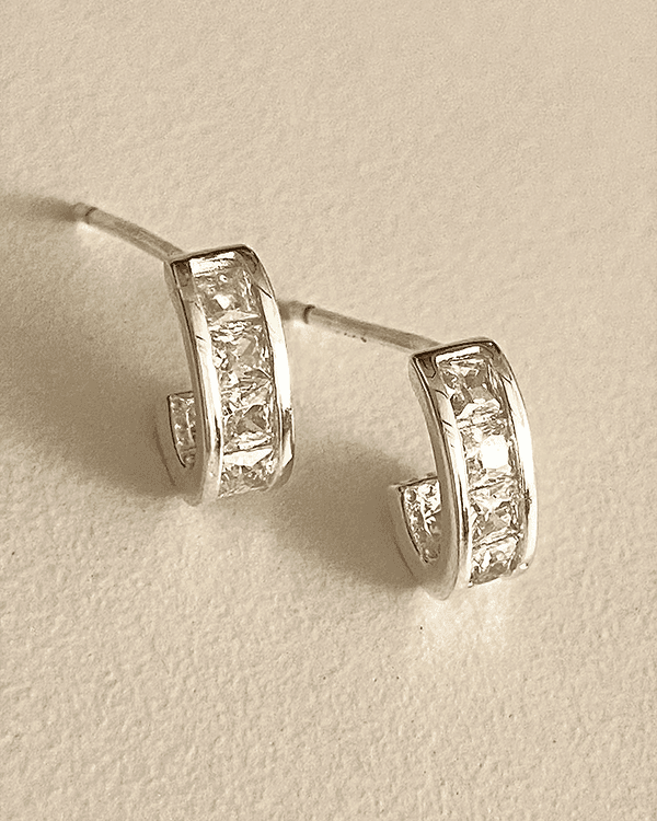 [무배] 실버925 미니 커브 스퀘어 큐빅 귀걸이