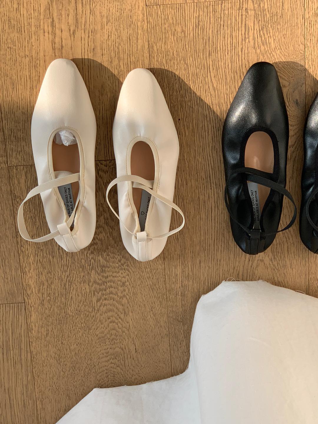 Soft flat shoes