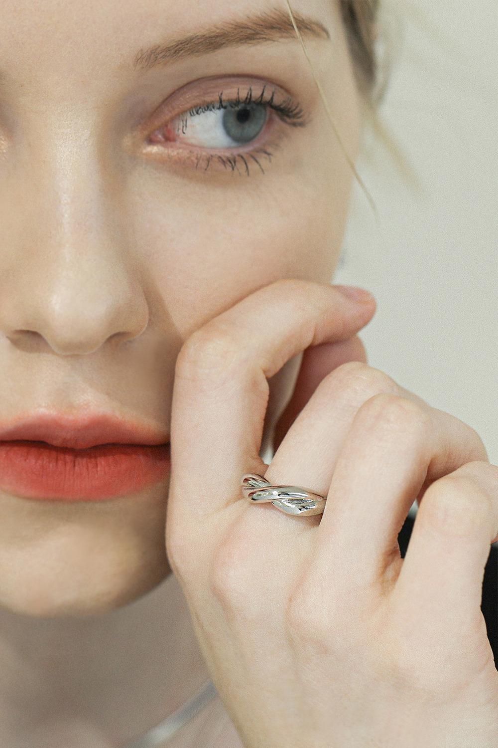 [악동뮤지션 수현]bold wave layered ring R034