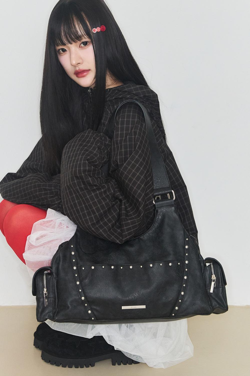 루프 더블 포켓 숄더 백 블랙