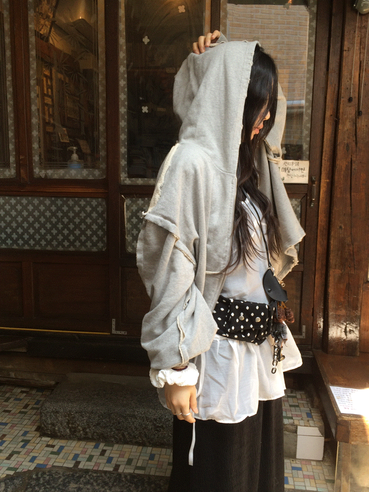 핀턱 라인 데미지 후드집업