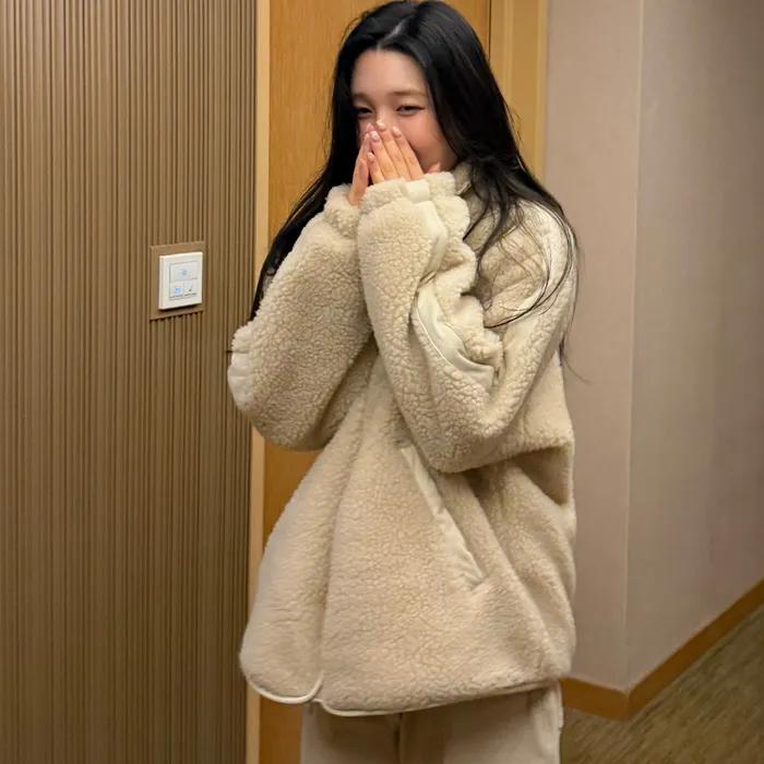 LINE FLEECE JUMPER - BEIGE