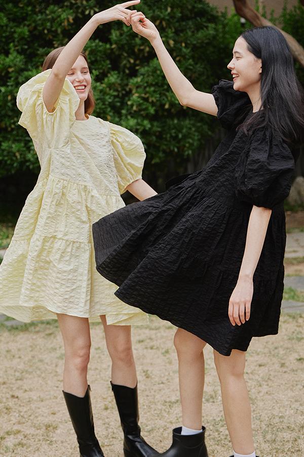 TAV SIGNATURE VOLUME PUFFY RIBBON DRESS (REVERSIBLE) - BLACK