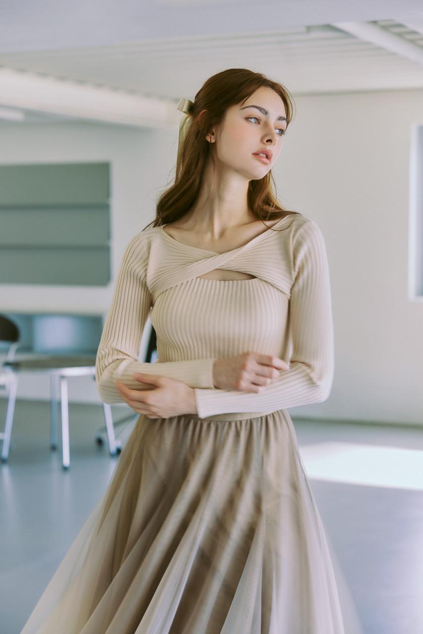 피나 트위스트 니트