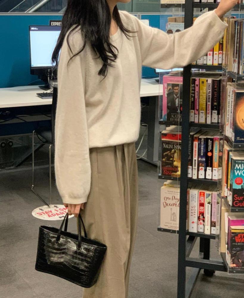 진심 애쉬 폭스 니트