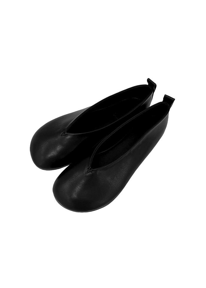 NO.180 BLACK ROA FLAT