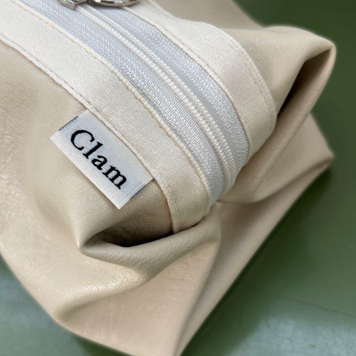 Clam round pouch _ Leather ivory