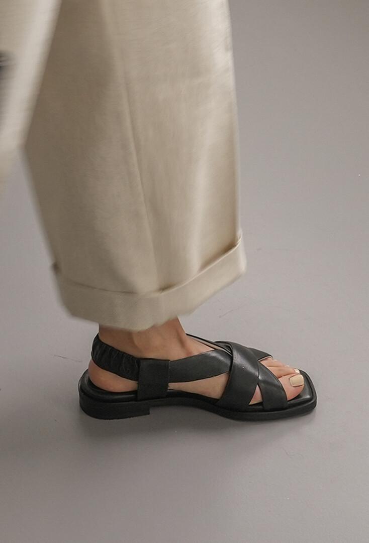 Cushion Shirring Flat - Black