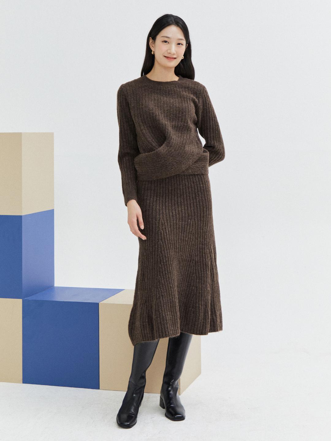 더틸버리 트위스트 헴 니트 +스커트 세트 (BROWN) TPBN1OP01W