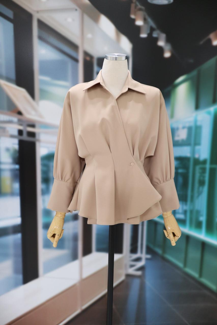 르샵 페플럼 랩 카라 블라우스 TM1BL608