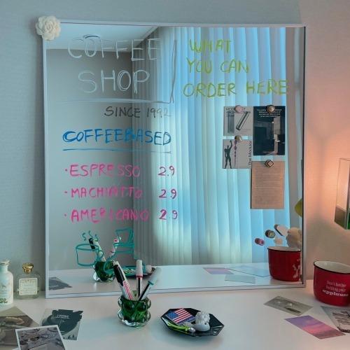 Mirror magnetic board